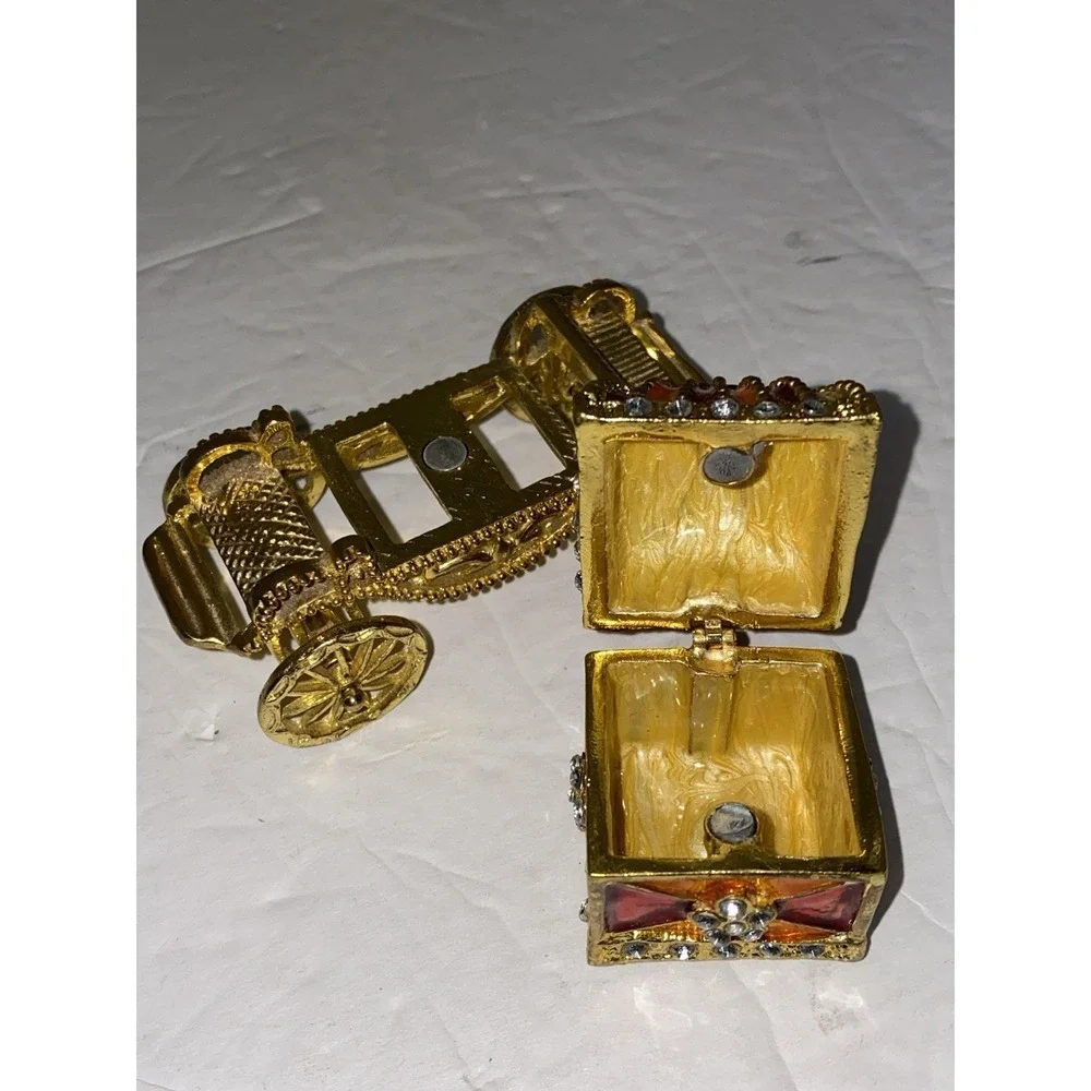 Jeweled Chariot Trinket Jewelry Display Box - Picture 9 of 11